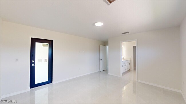 Building Photo - 2719 NW 20th Terrace