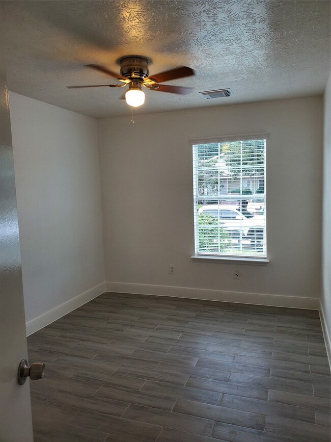 Building Photo - 5319 Cherie Crest Ct