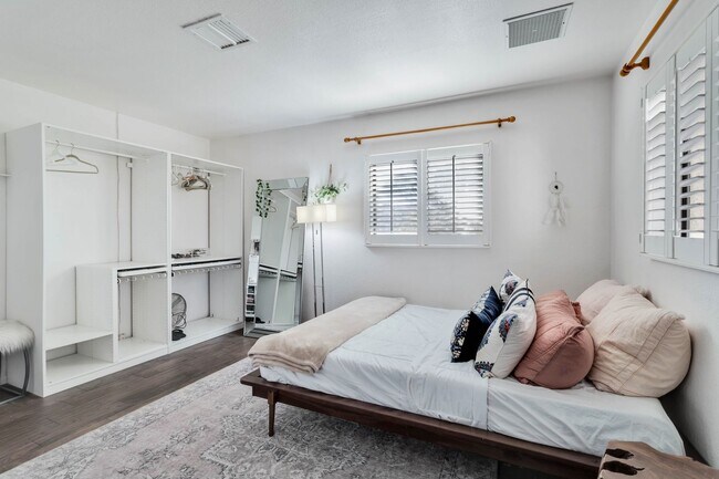 Building Photo - COMING SOON! Must See 4 bedroom 2 bath Home