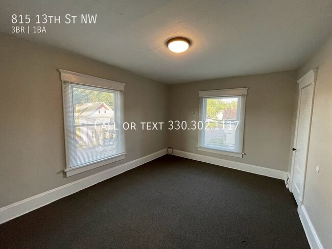 Building Photo - Large two bedroom one bathroom duplex for ...