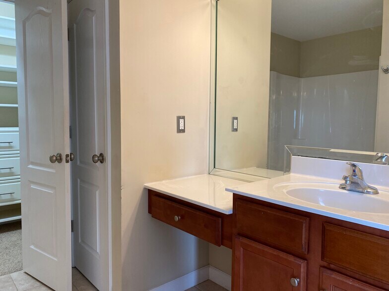 Building Photo - 122 Azalea Rdg