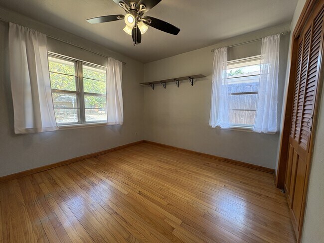 Building Photo - 1428 Avondale Dr