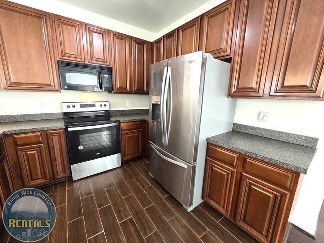 Building Photo - 194 Azor Ct