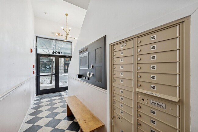 Building Photo - Large New Studio in Washington Square West