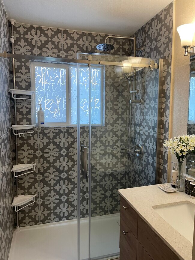 Building Photo - 617 Liberty St