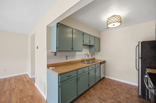 Building Photo - Walker's Landing