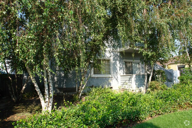 Building Photo - 525 S Main St