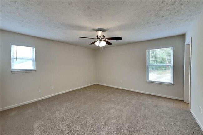 Building Photo - 607 River Bend Cir