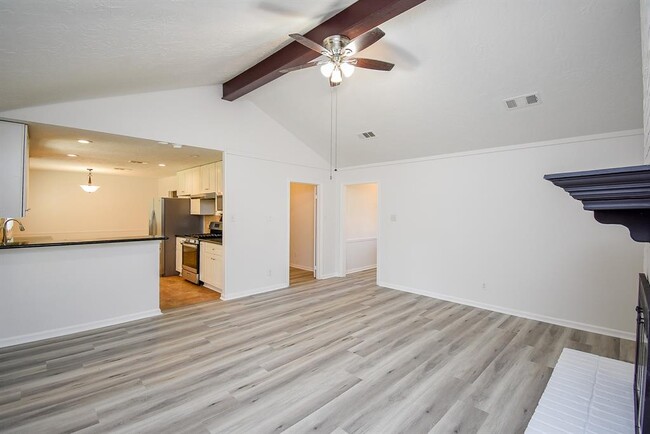 Building Photo - 154 Squires Bend