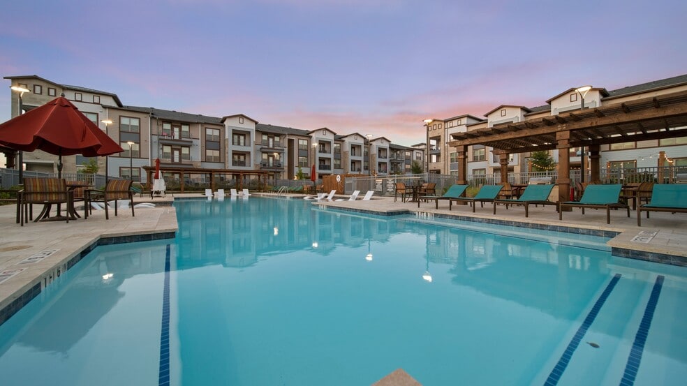 Building Photo - The Emory