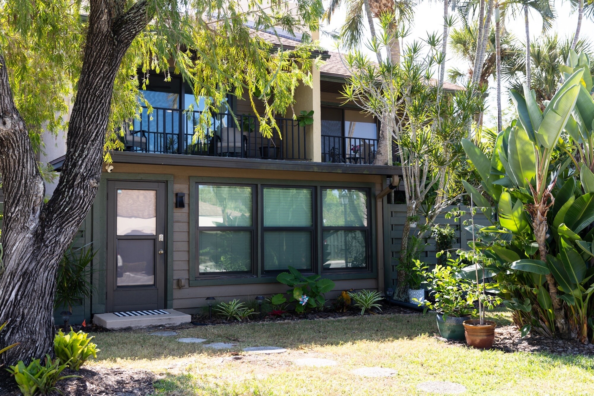 Building Photo - 906 Sunridge Dr