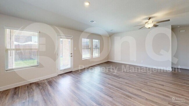 Building Photo - 613 Huntley Dr