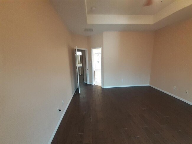 Building Photo - 5835 Beeston Ln