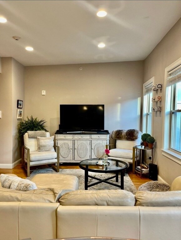 Building Photo - 236-238 E St