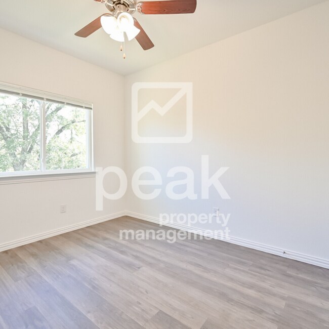 Building Photo - $1699! 3Bed/2.5Bath home! Tour and save! $...