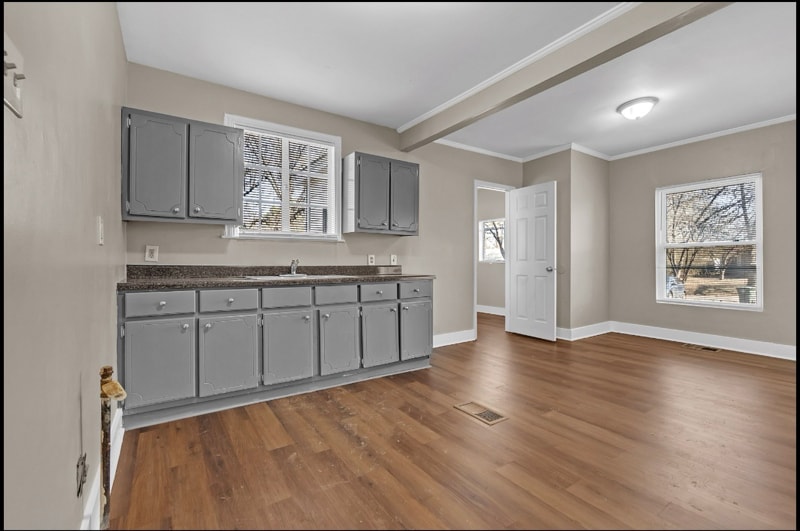 Building Photo - 3129 Hillis St