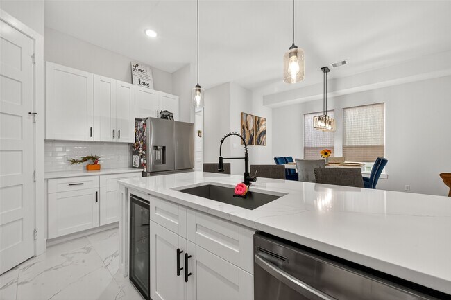 Building Photo - 7994 Kenton St