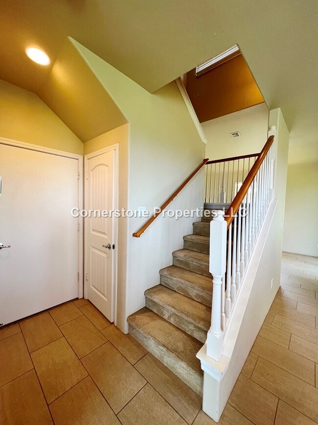 Building Photo - 92-637-637 Welo St