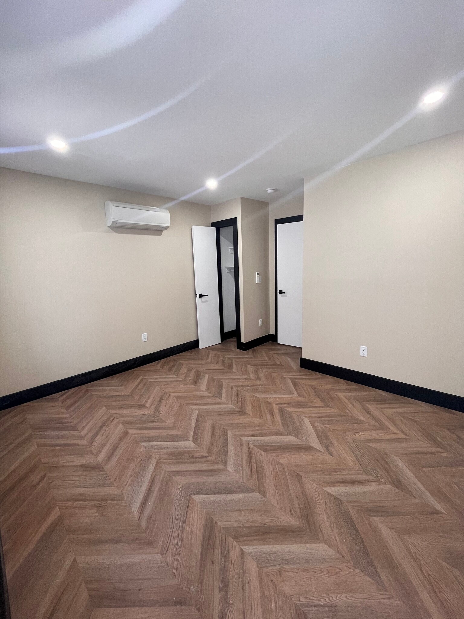 Building Photo - 283 Monticello Ave