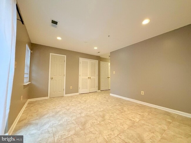 Building Photo - 4805 Cowslip Ct