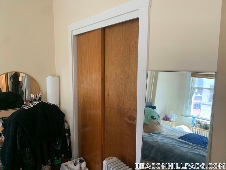 Building Photo - 108 Myrtle St