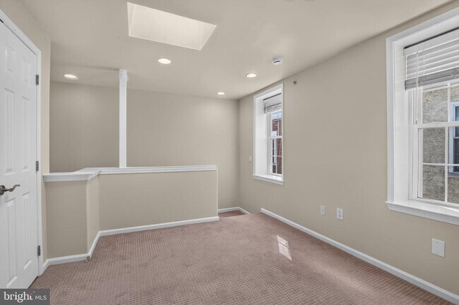 Building Photo - 1027 N 4th St