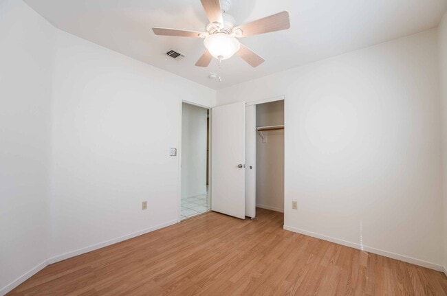 Building Photo - Stunning 3 Bedroom home!