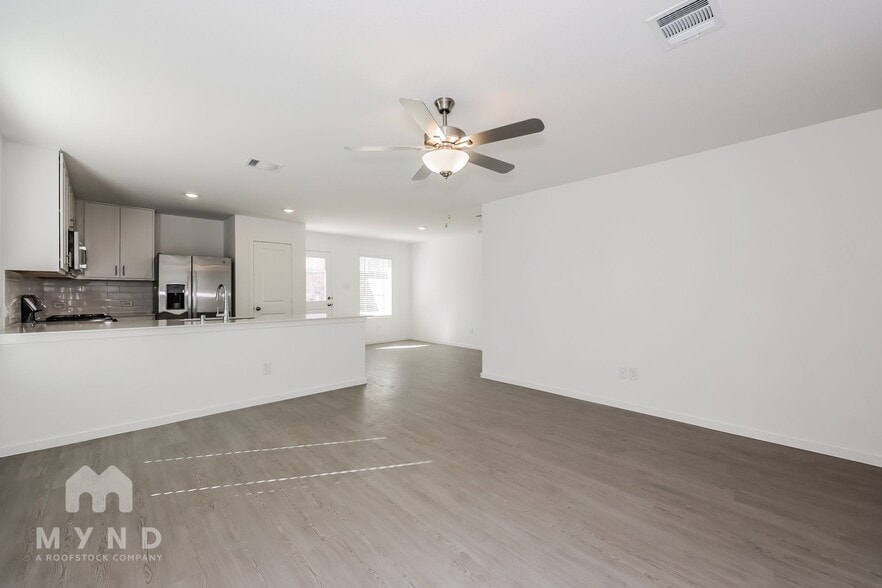 Building Photo - 2764 Ctr Crk Ln