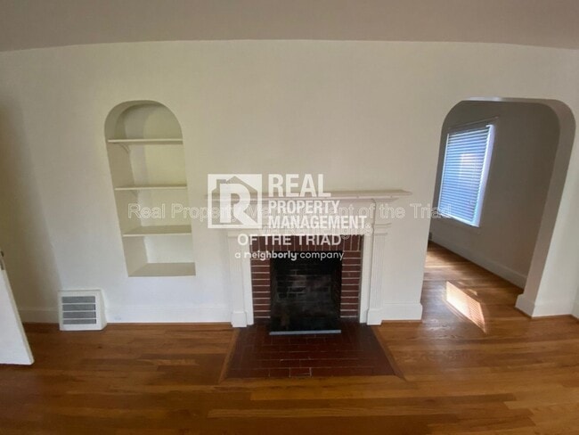 Building Photo - 1223 Ebert St