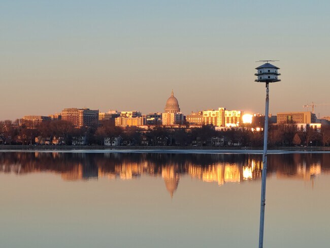 Capitol Views - 946 W Shore Dr