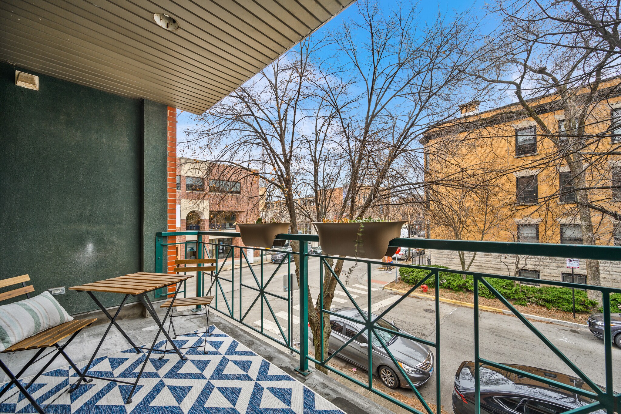 Building Photo - 835 W Diversey Pky