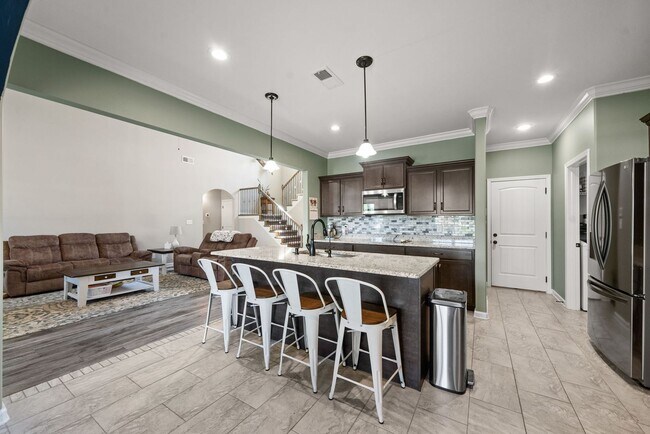 Building Photo - Beautiful Home in Summerfield Waiting to C...