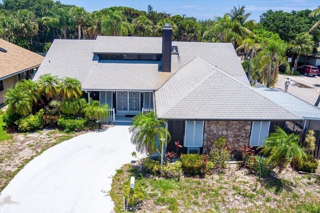 Building Photo - 901 Sandy Oaks Dr