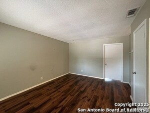 Building Photo - 311 E San Antonio Ave