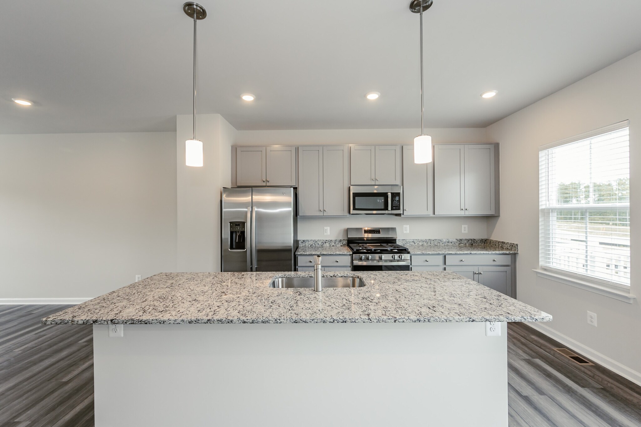 Building Photo - 8757 Whitman Dr