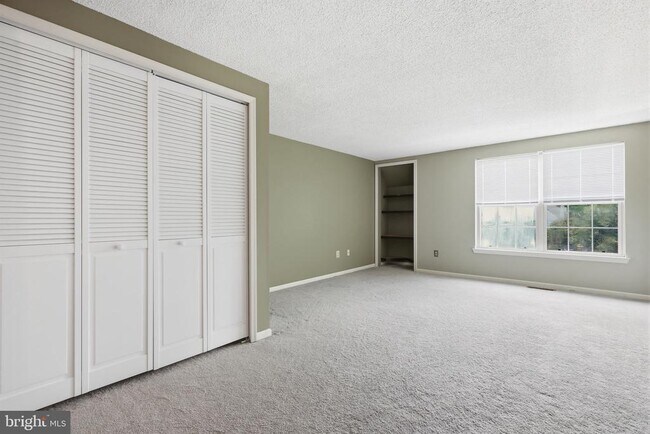 Building Photo - 3604 Waltham Ct