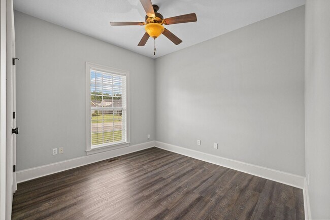 Building Photo - December special. Main-Level Living End-Unit Townhome