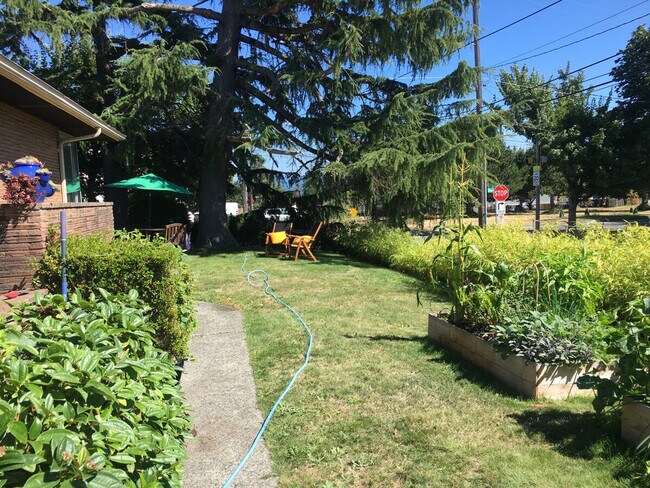 Building Photo - 7900 Beacon Ave S