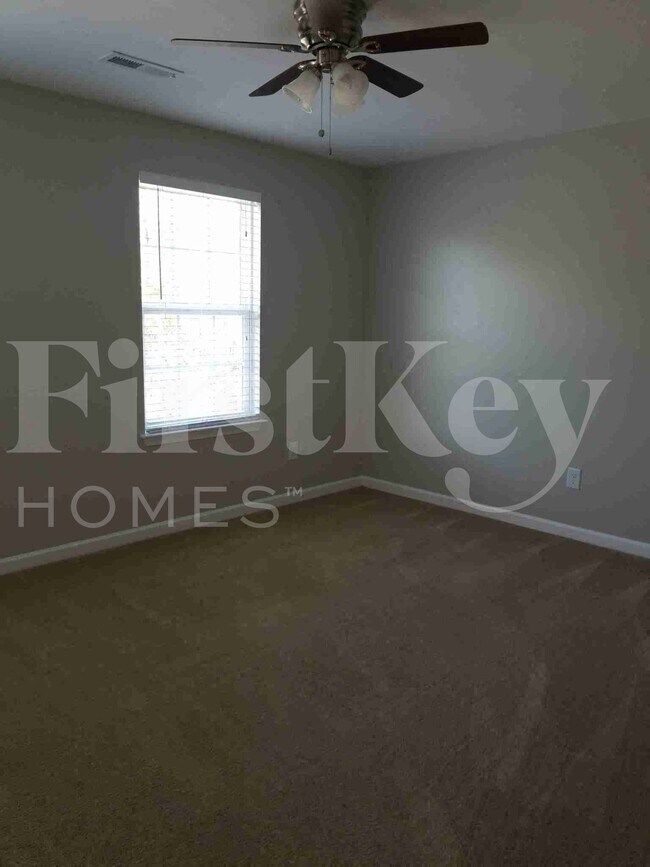 Building Photo - 901 Leatherstone Ln