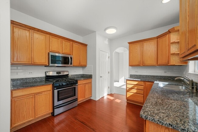 Building Photo - 3251 Thunderbird Ct E