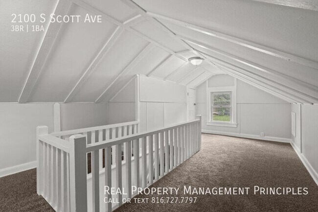 Building Photo - 2100 S Scott Ave