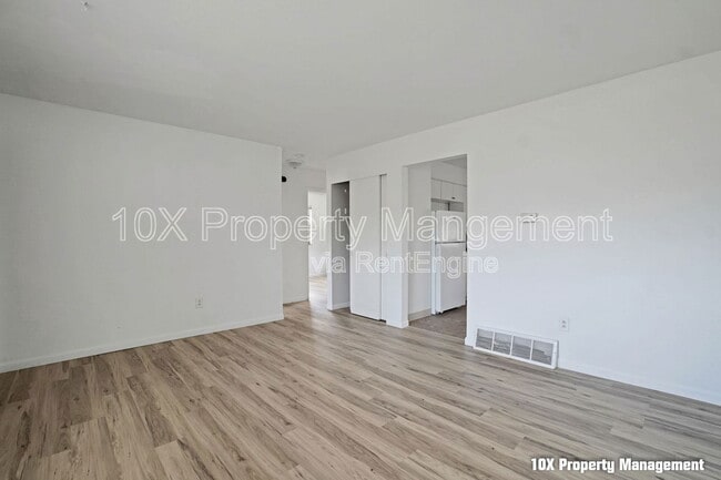 Building Photo - 92 Cherrington Rd