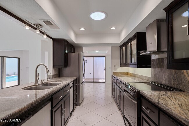 Building Photo - 5336 N 25th St
