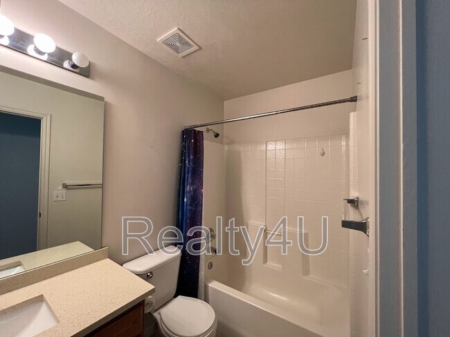 Building Photo - 1385 E 1120 S