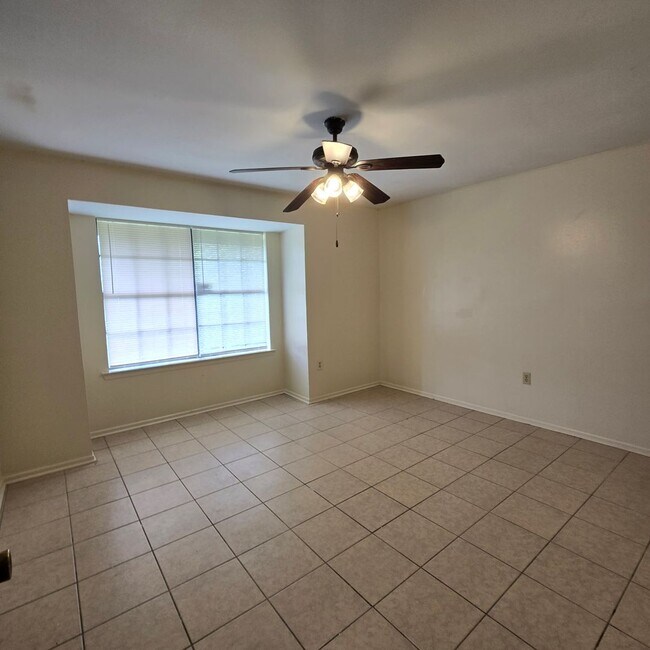 Building Photo - 8556 Leake Ave