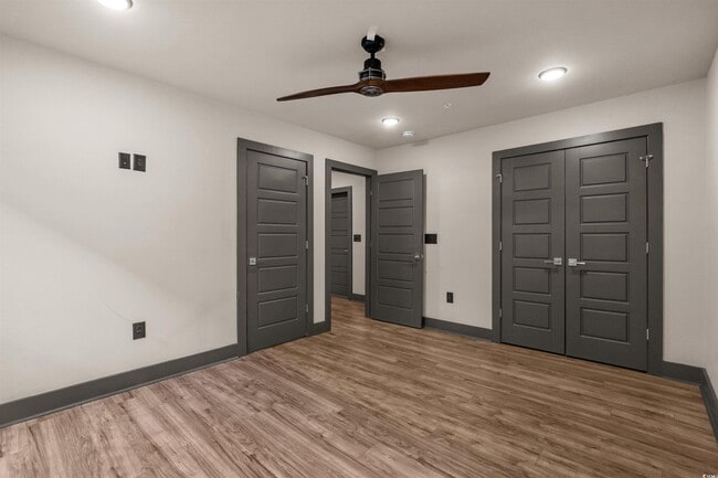 Building Photo - 80 Shady Oak Ln