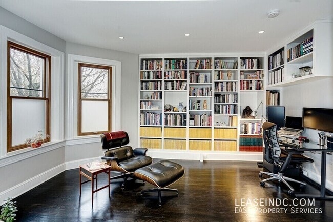 Building Photo - 1964 2nd St NW