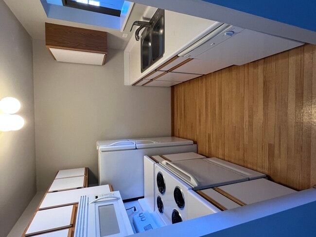 Building Photo - 330 Cunat Blvd