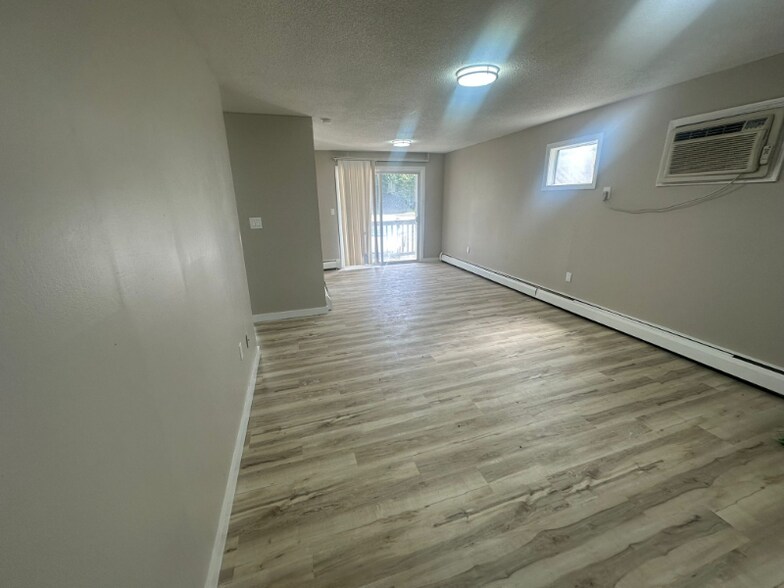 Building Photo - 23 Fieldside Dr