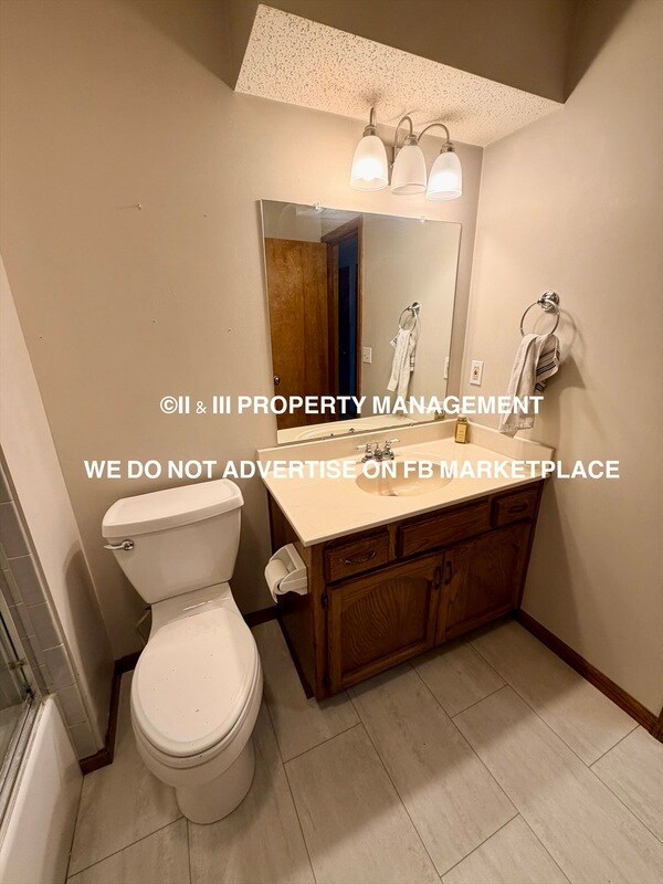 Building Photo - 1213 NE Ball Dr